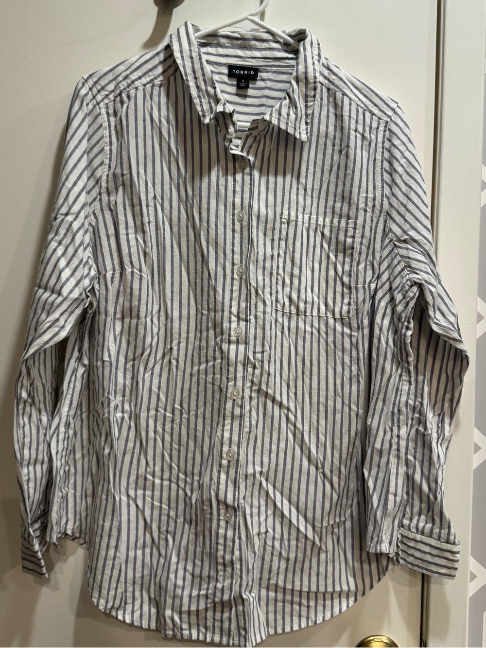 Torrid 1X White and Navy Vertical Stripe Button-Up Shirt